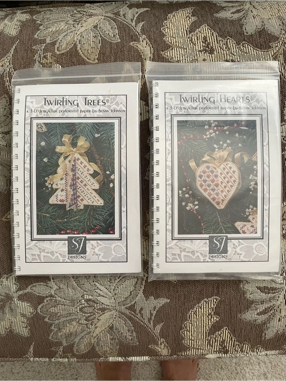 SJ Designs Twirling Trees & Hearts Perforated Paper and Bead 3D Ornament Kits